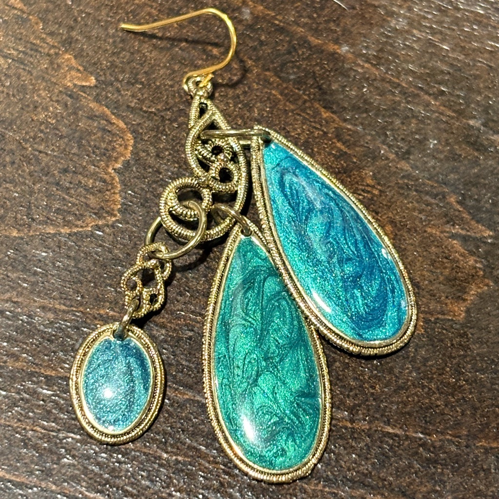 Berebi Earrings Vintage Fashion Turquoise Gold Dangle Drop Day To Night Style 15$